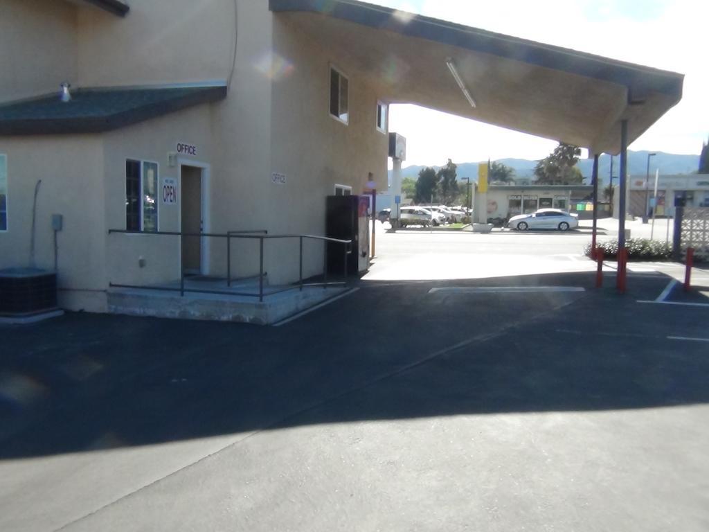 Desert Inn Motel Corona Exterior foto